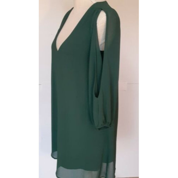 Lulu's Green Knee-length Dress with 3/4" Slit Sleeve  Size XS - Picture 3 of 7